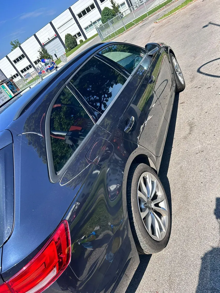 Audi A4 2018 photo 2