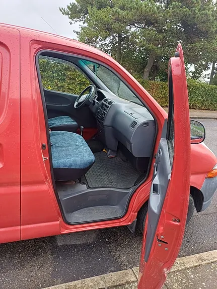 Toyota Hiace 1998 photo 5