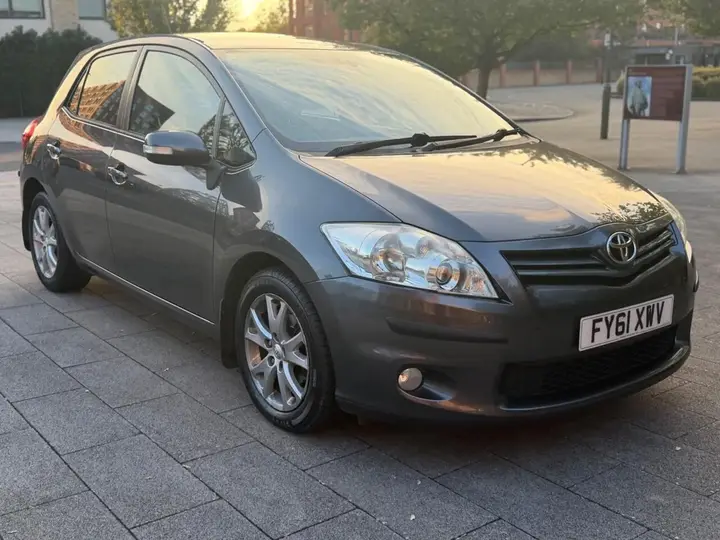 Toyota Auris 2011 photo 4
