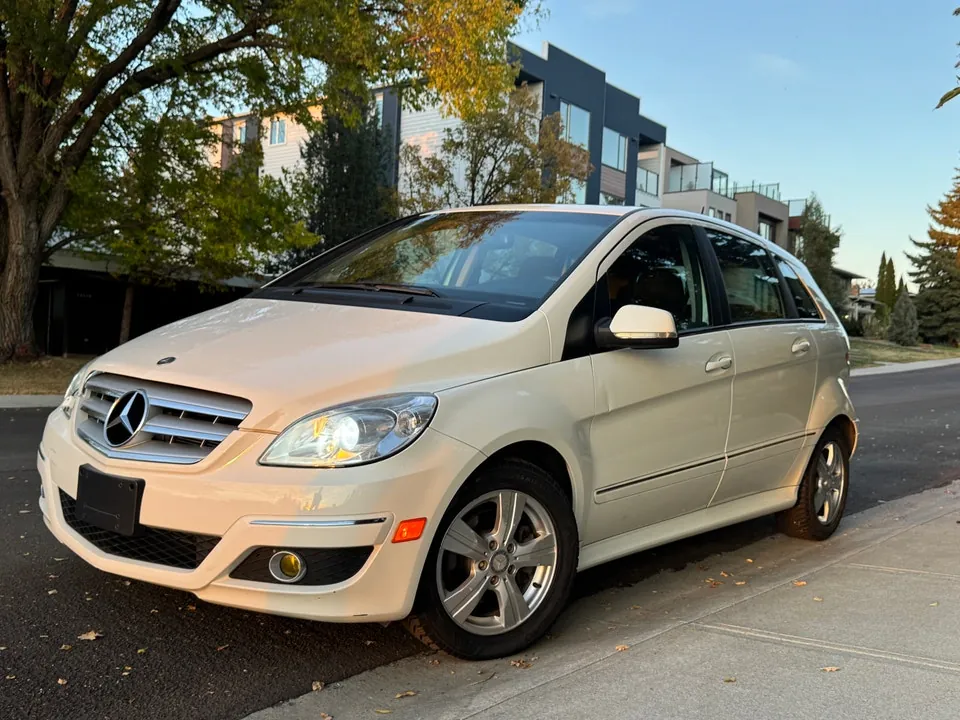 Mercedes-Benz B-Class 2010 photo 2