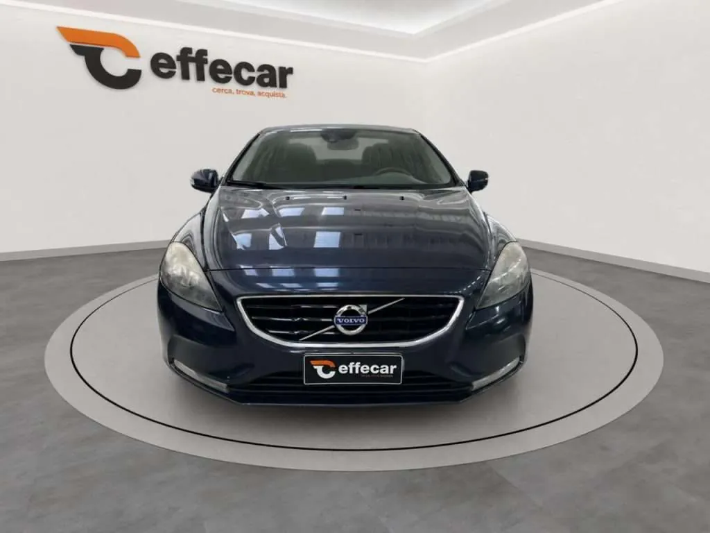 Volvo V40 2012 photo 2