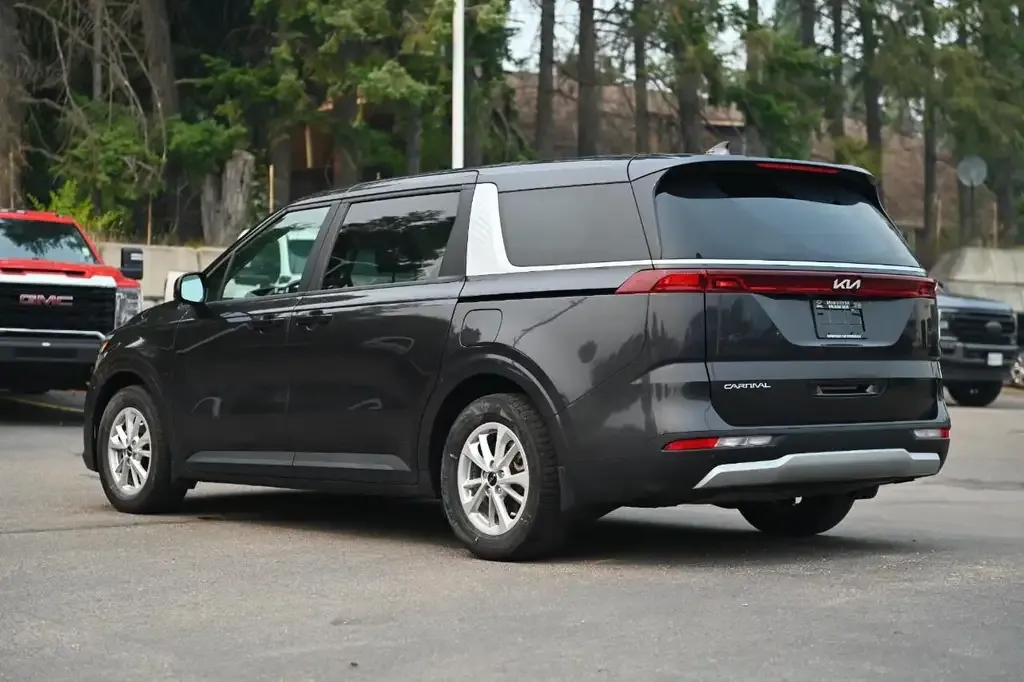 Kia Carnival 2023 photo 2