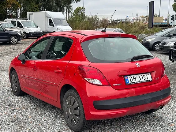 Peugeot 207 2009 photo 3