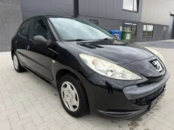 Peugeot 206 2011 photo 3