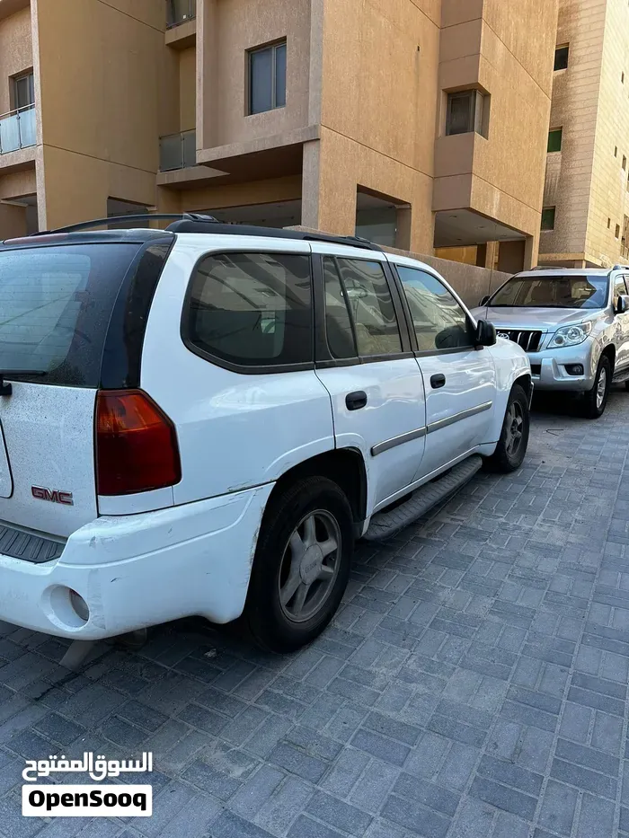 GMC Envoy 2009 photo 2