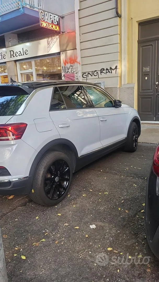 Volkswagen T-Roc 2019 photo 2