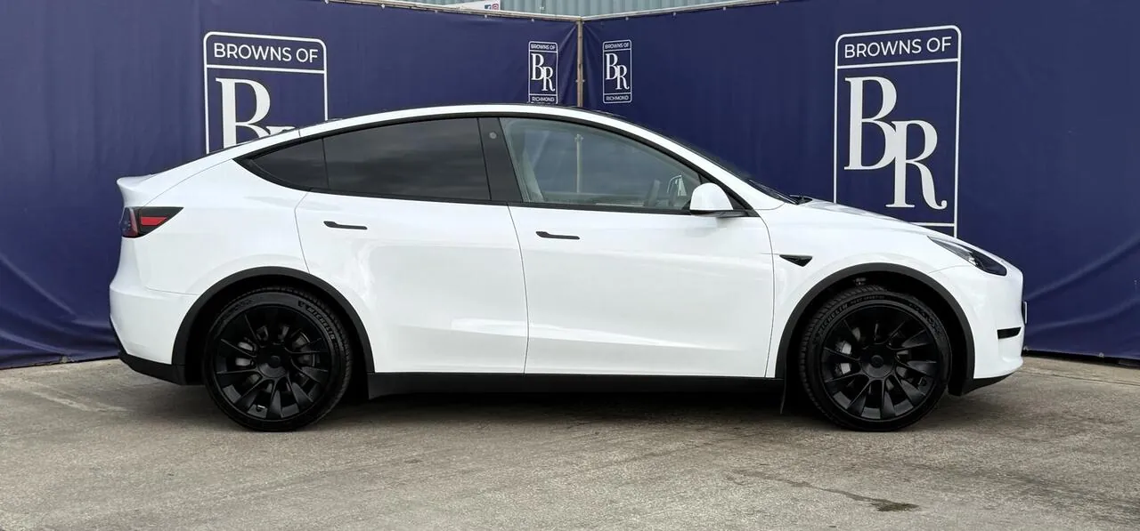Tesla Model Y 2023 photo 4