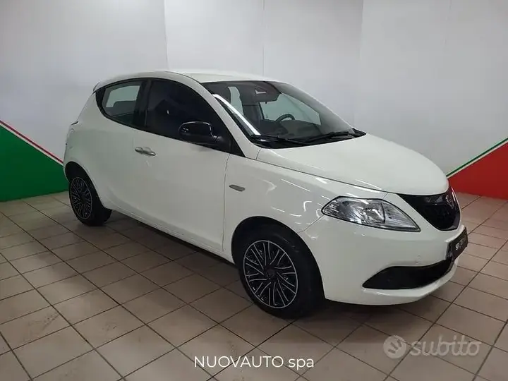 Lancia Ypsilon 2024 photo 2