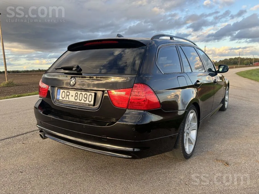 BMW 320D 2010 photo 3