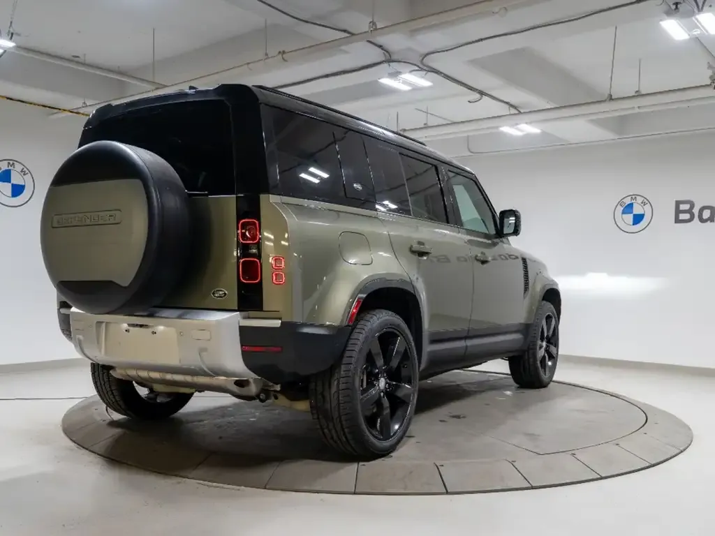 Land Rover Defender 2023 photo 5