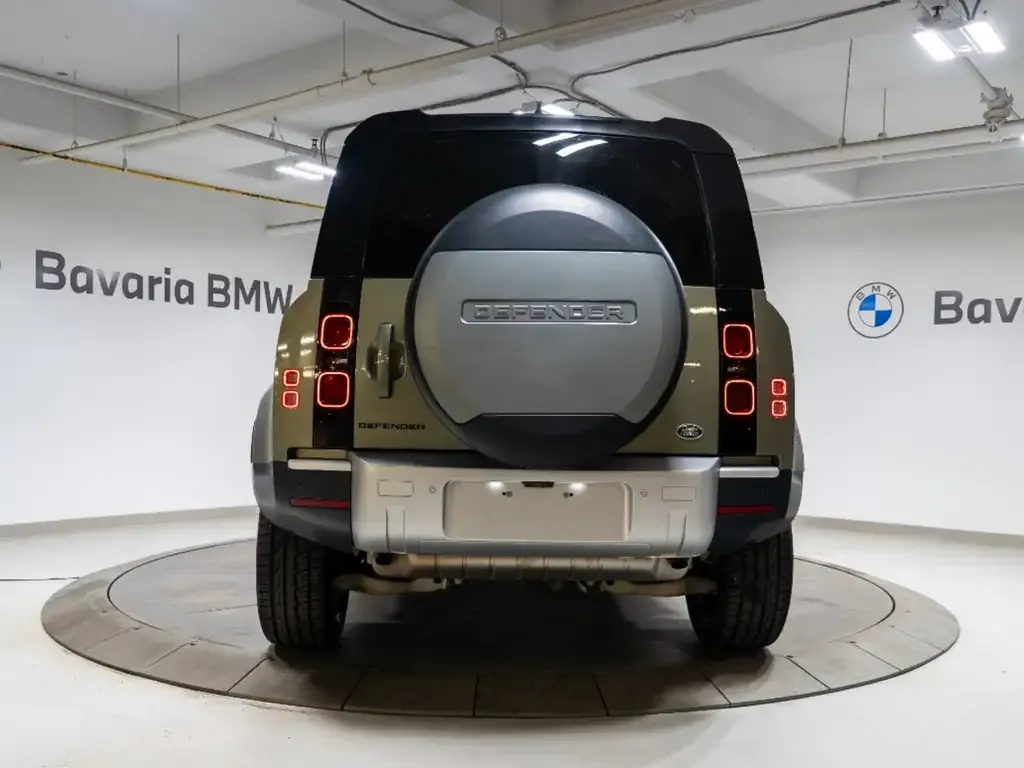 Land Rover Defender 2023 photo 4
