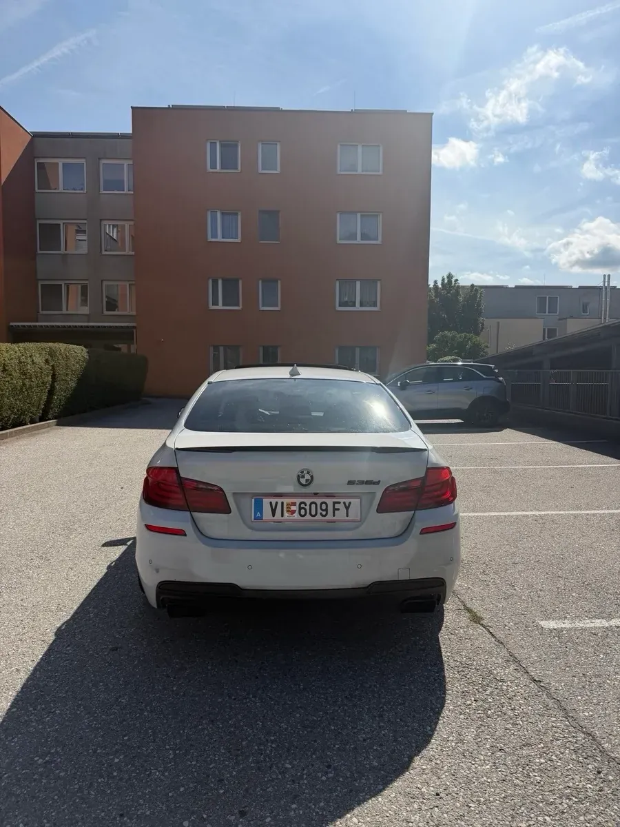 BMW 5 Series 2012 photo 3