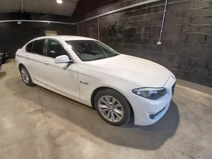 BMW 5 Series 2012 photo 5