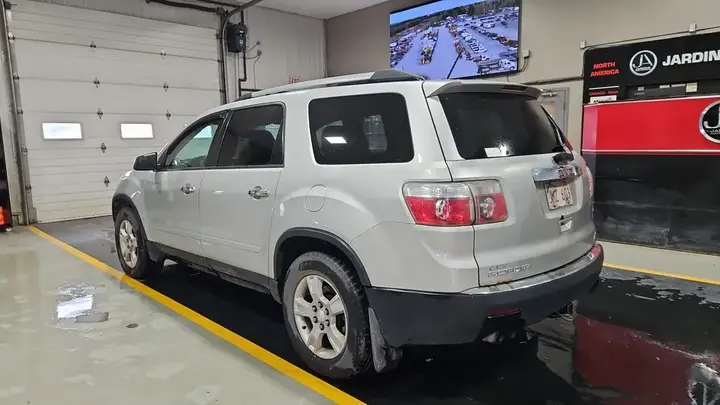 GMC Acadia 2012 photo 3