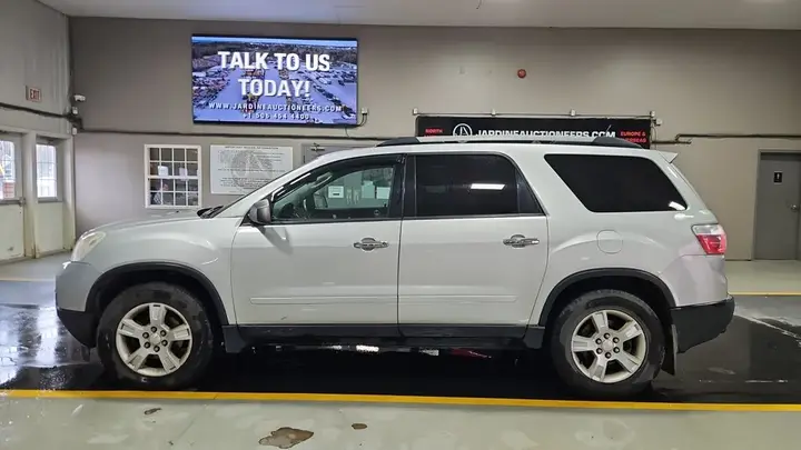 GMC Acadia 2012 photo 2