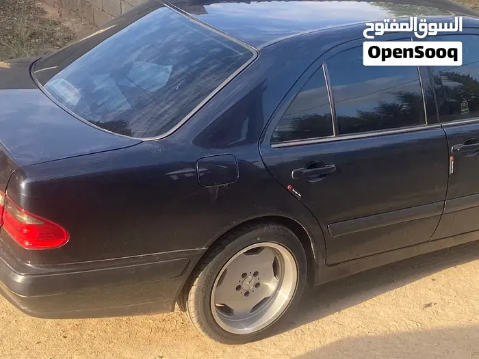 Mercedes-Benz E-Class 2000 photo 3