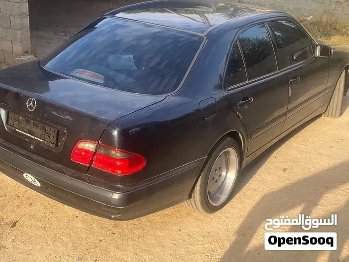 Mercedes-Benz E-Class 2000 photo 2