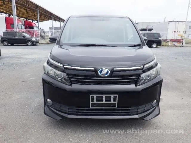Toyota Voxy 2014 photo 5