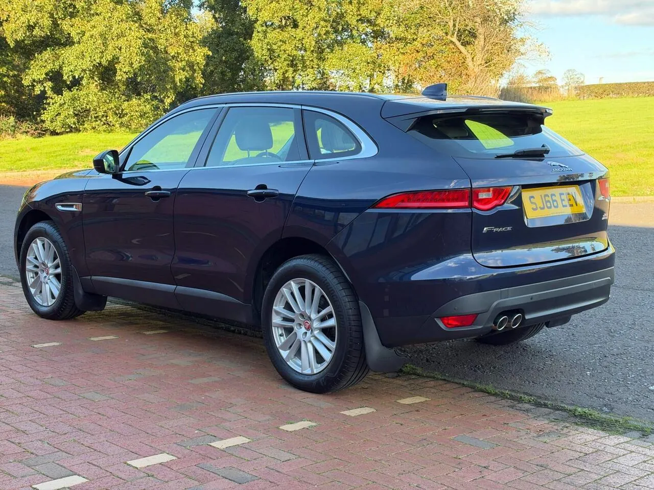 Jaguar F-Pace 2017 photo 5