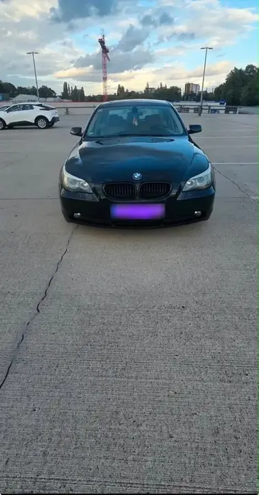 BMW 520I
