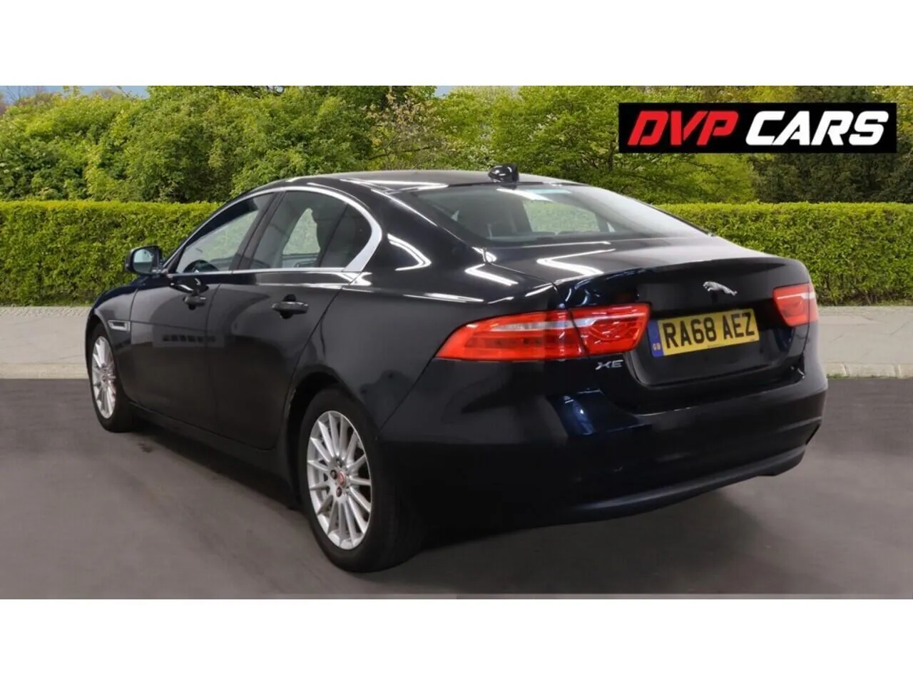 Jaguar Xe 2018 photo 3