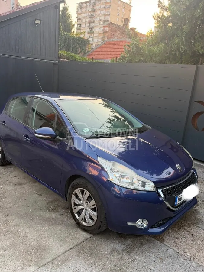 Peugeot 208 2012 photo 3
