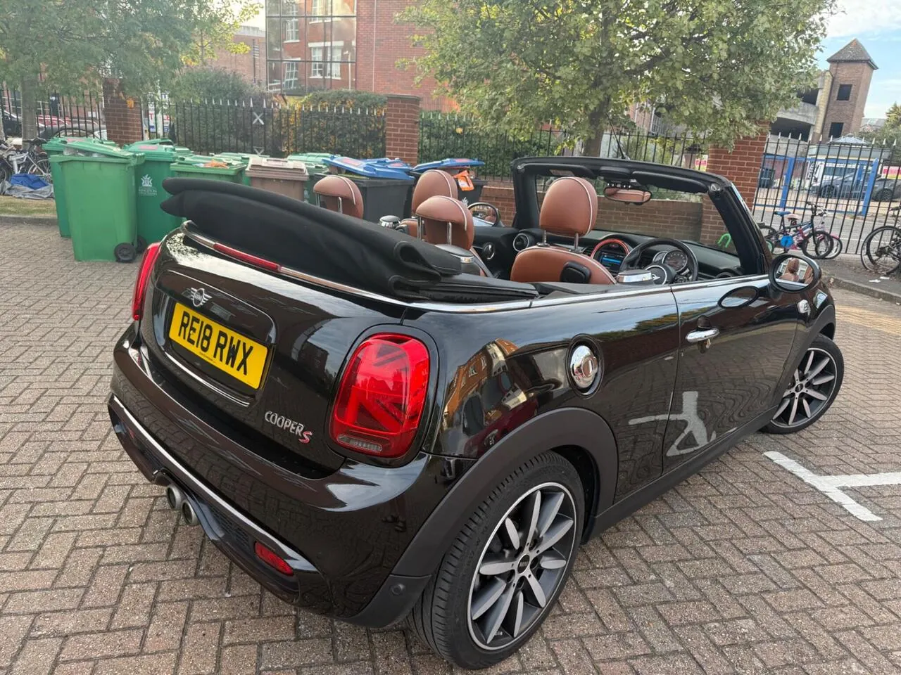 Mini Convertible 2018 photo 2