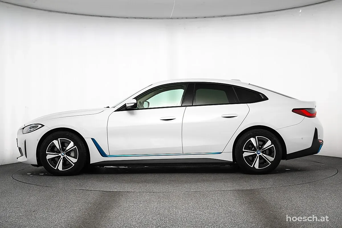 BMW I4 2022 photo 3