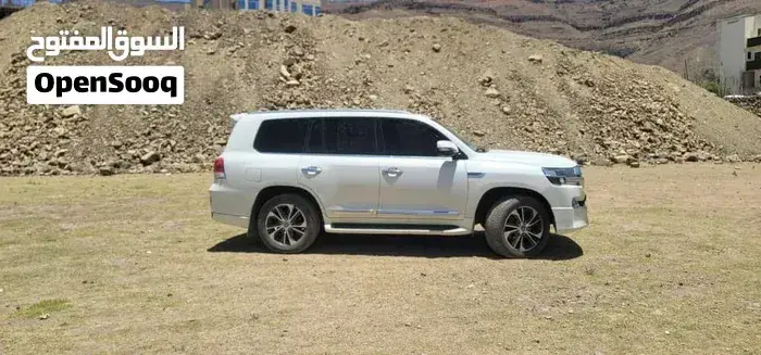 Toyota Land Cruiser 2021 photo 3