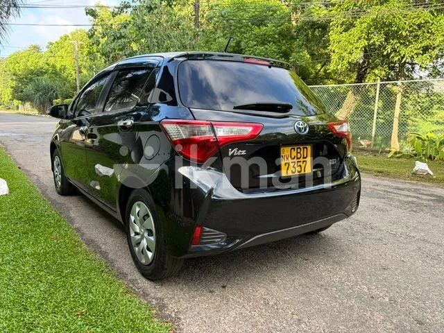 Toyota Vitz 2017 photo 3