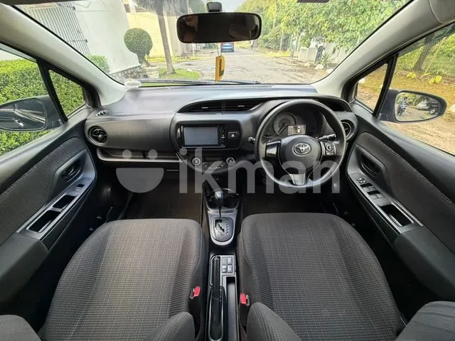 Toyota Vitz 2017 photo 4