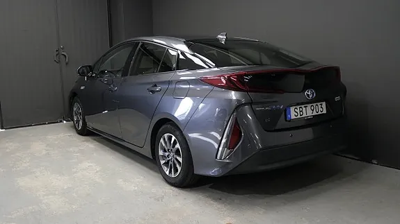 Toyota Prius Plug-In Hybrid 2018 photo 4