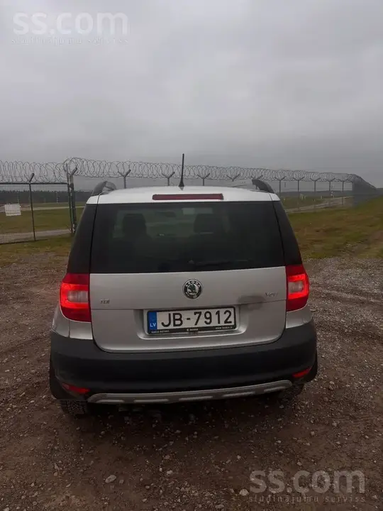 Skoda Yeti 2012 photo 4