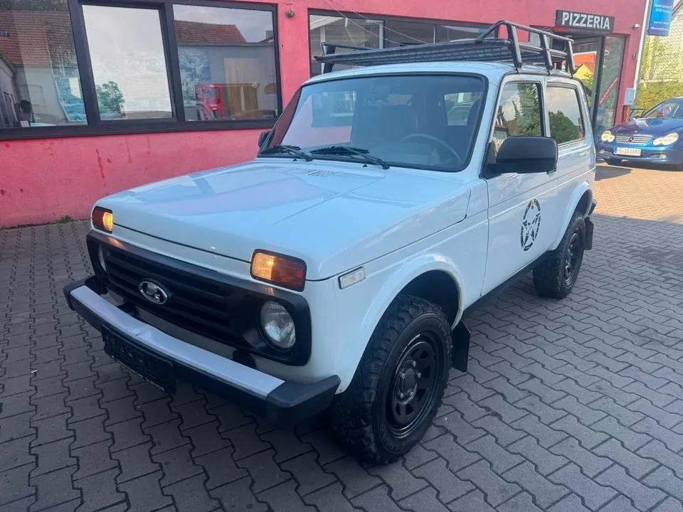 Lada Taiga