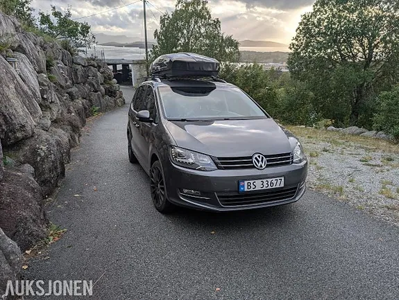 Volkswagen Sharan 2012 photo 2