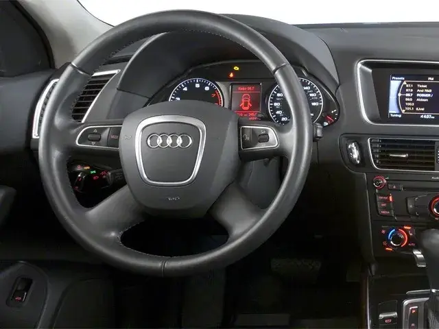 Audi Q5 2010 photo 4