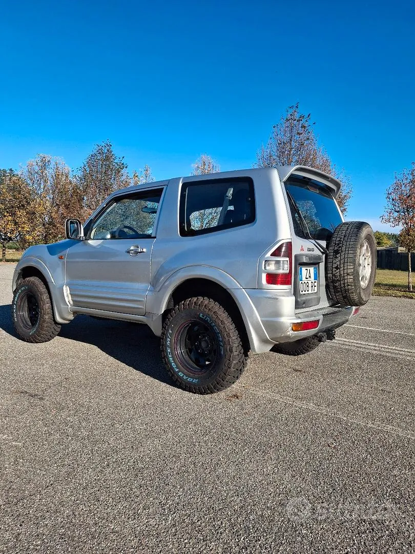 Mitsubishi Pajero 2004 photo 4
