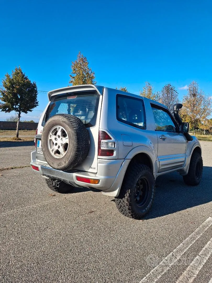 Mitsubishi Pajero 2004 photo 5