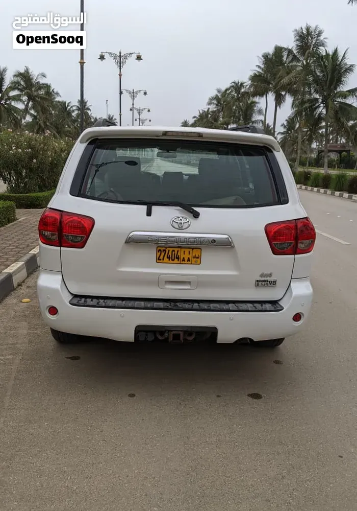 Toyota Sequoia 2012 photo 4
