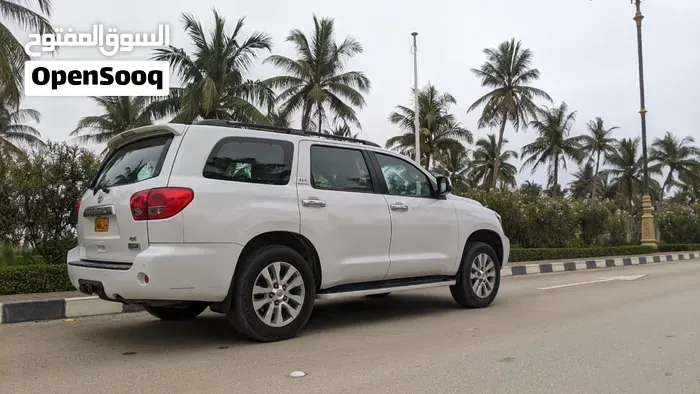 Toyota Sequoia 2012 photo 3