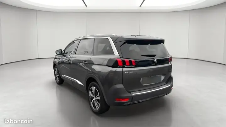Peugeot 5008 2023 photo 4