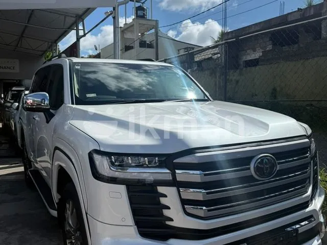 Toyota Land Cruiser 2024 photo 3