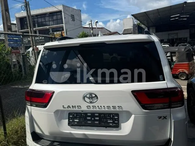 Toyota Land Cruiser 2024 photo 2