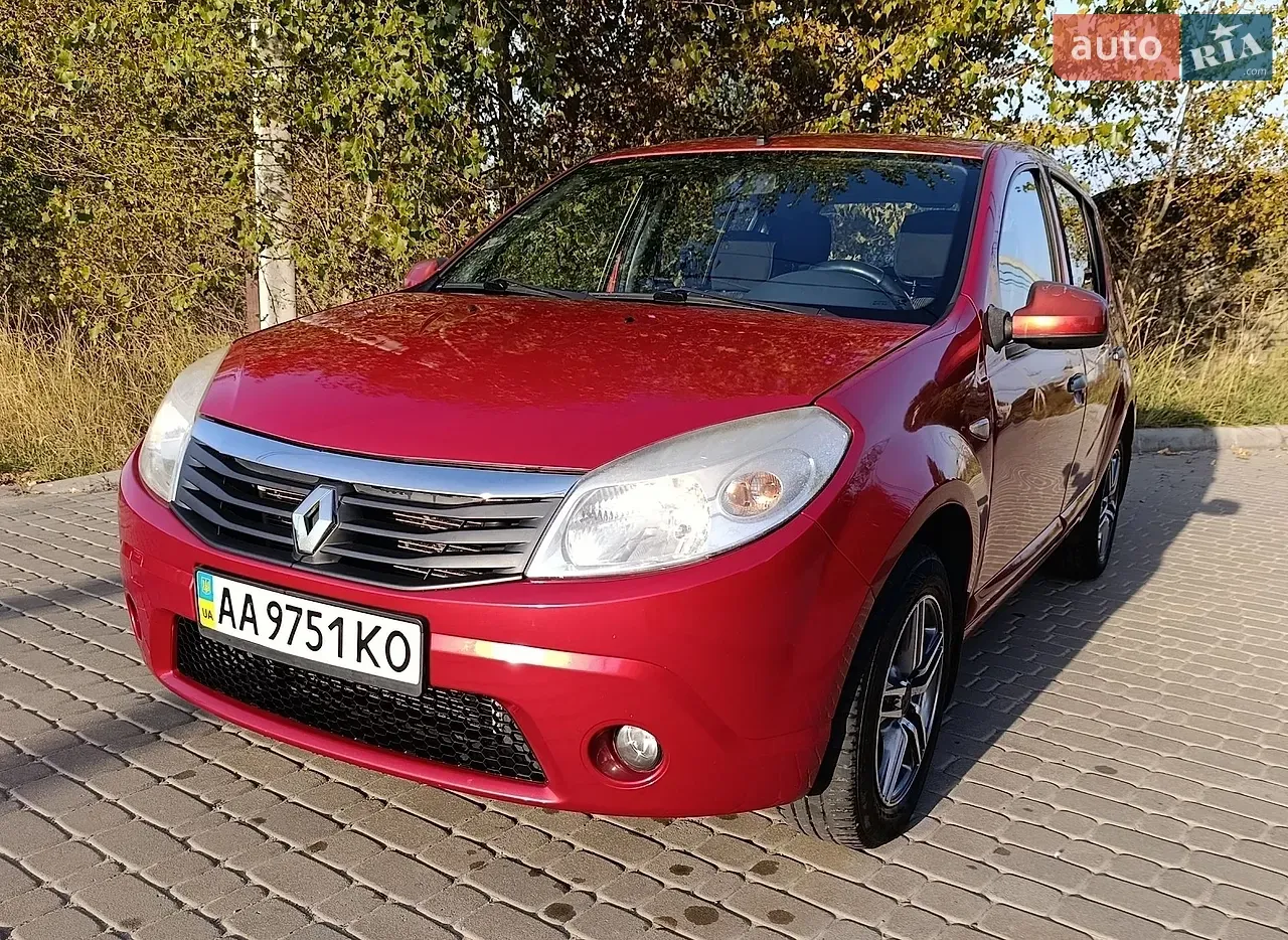 Renault Sandero 2011 photo 2