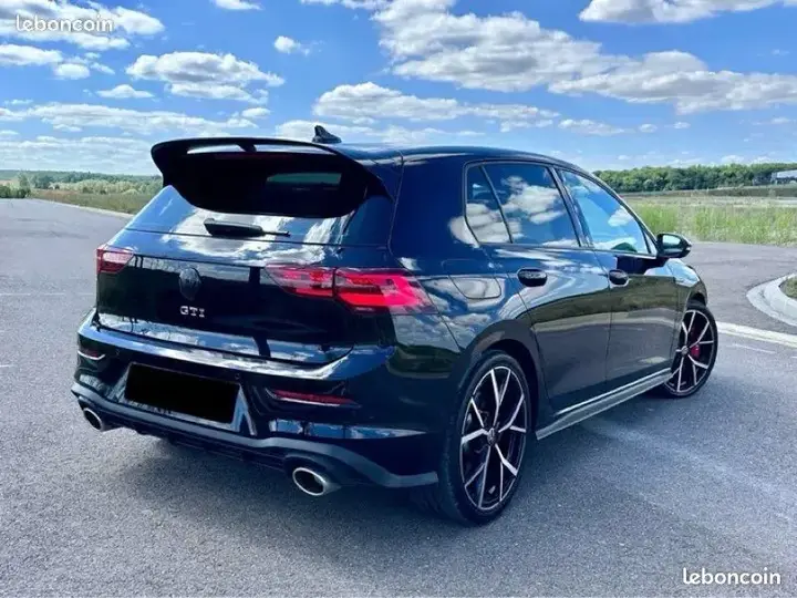 Volkswagen Golf 2022 photo 2
