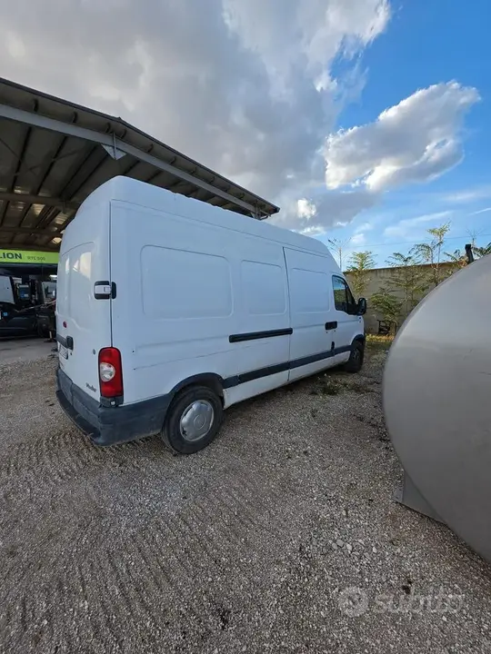 Renault Master 2009 photo 2