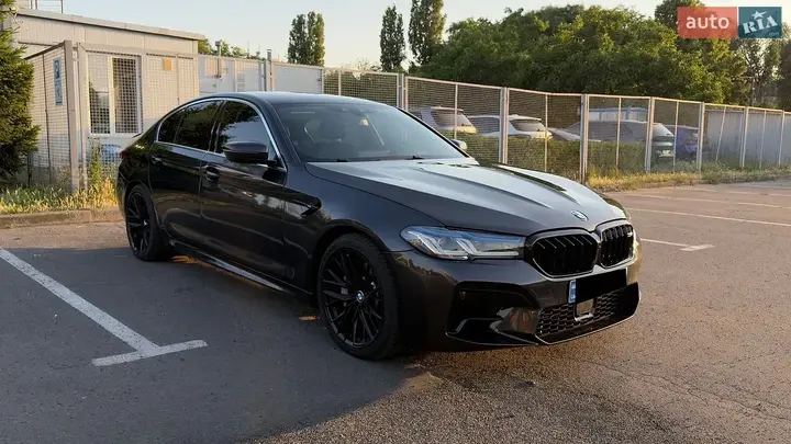 BMW 5 Series 2018 photo 2
