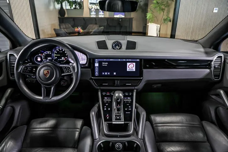 Porsche Cayenne 2018 photo 2