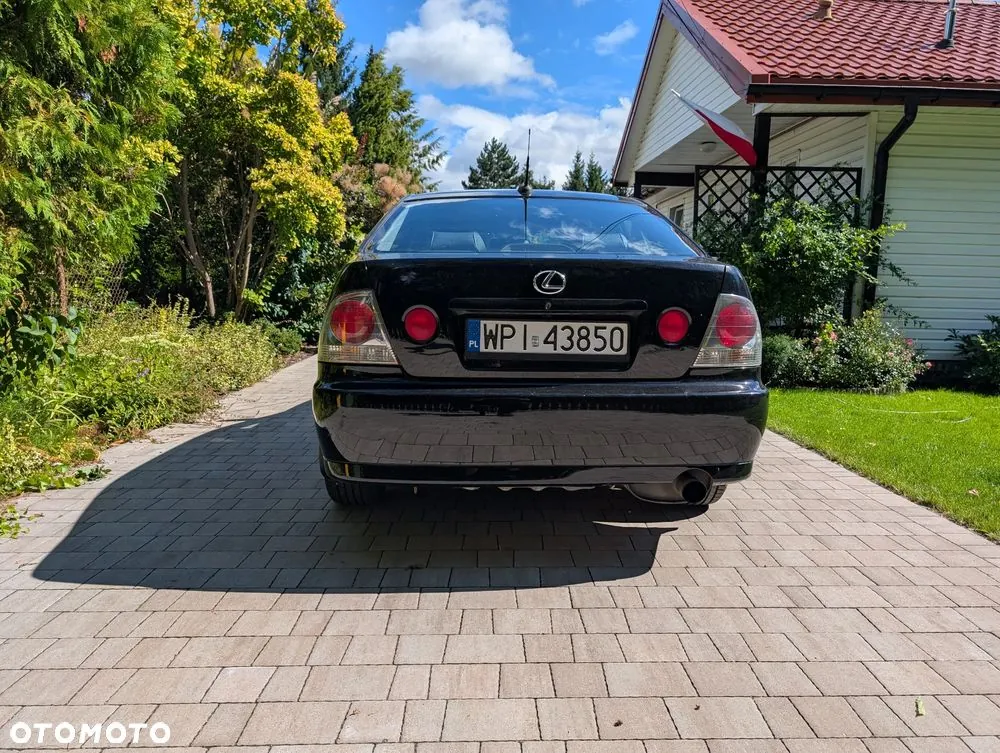 Lexus Is 2004 photo 5