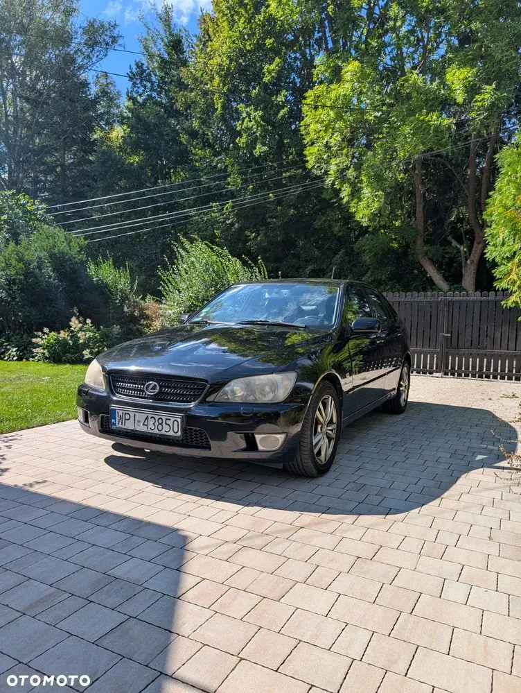 Lexus Is